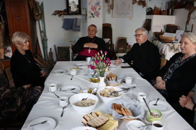 b_1024_768_0_00_images_2022_2023_Wydarzenia_biskup_331747394_220601700429414_1199109073266273888_n